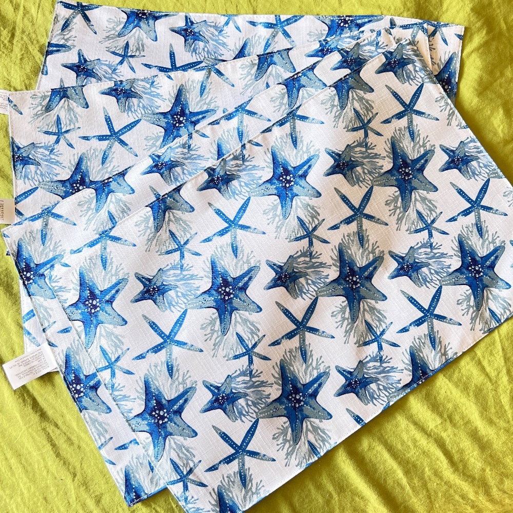 Set 0f 4 Shell Placemat Blue SeaShell Reversible Starfish Fabric Coastal Fabric